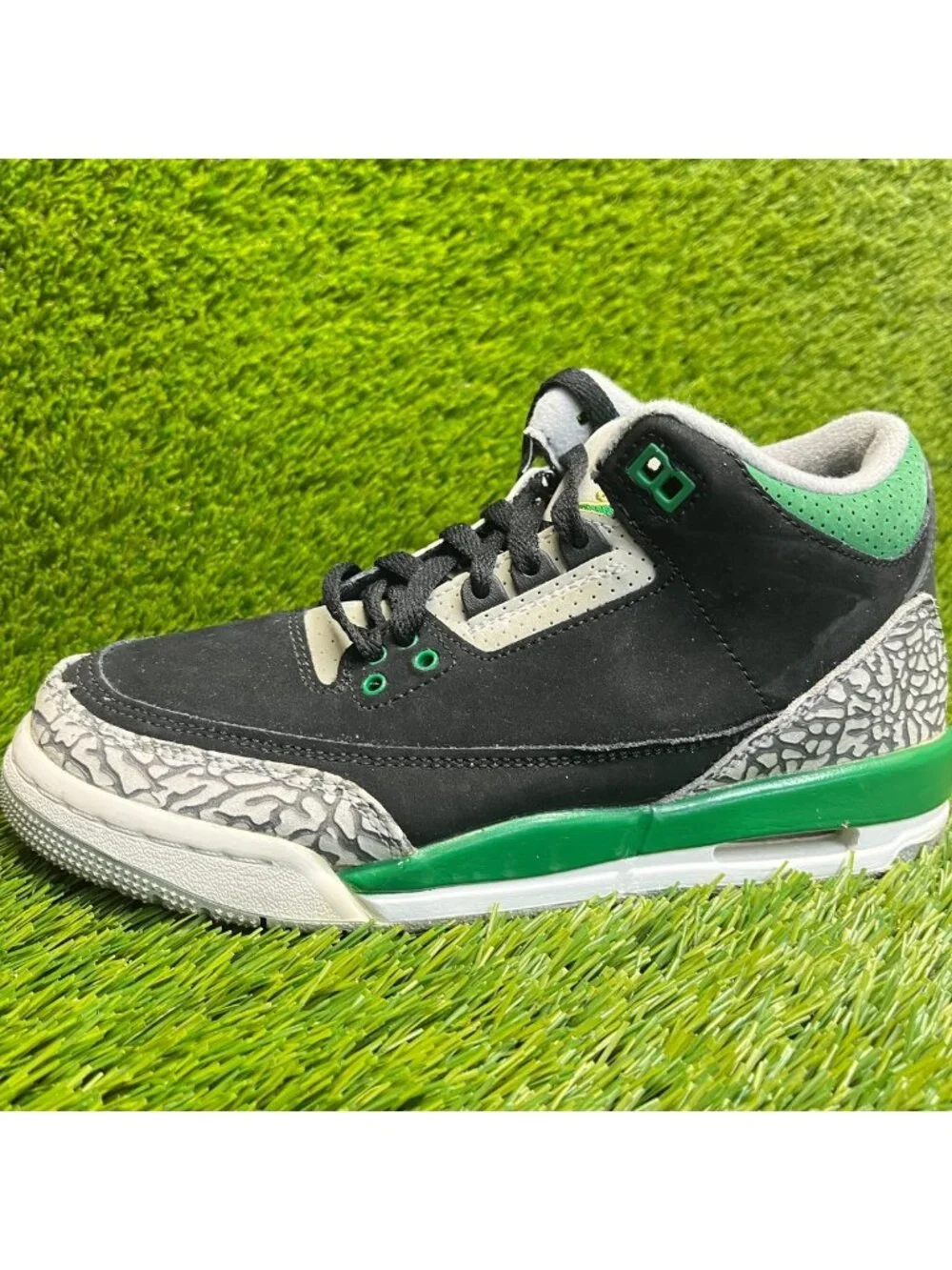 Nike Air Jordan 3 Retro Boys Size 5.5Y Black Green Gray Athletic Shoes Sneakers